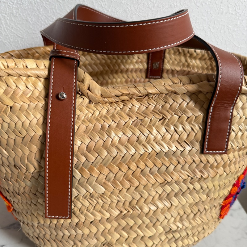 Loewe 超可愛花花草編包 很甜-4