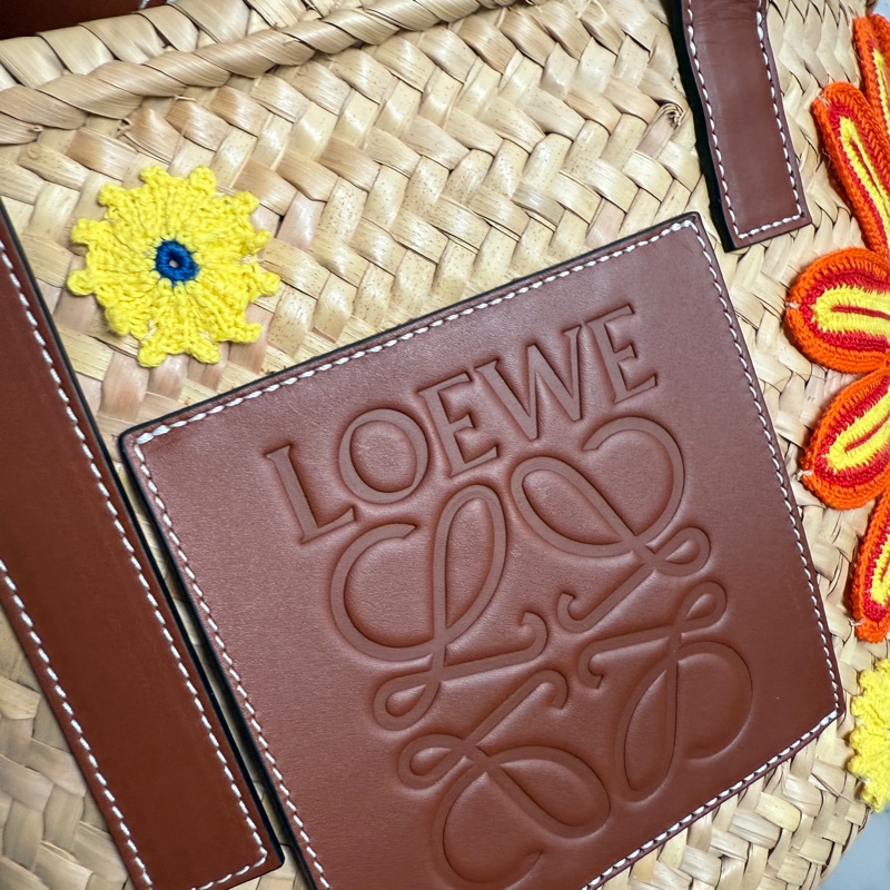 Loewe 超可愛花花草編包 很甜-12