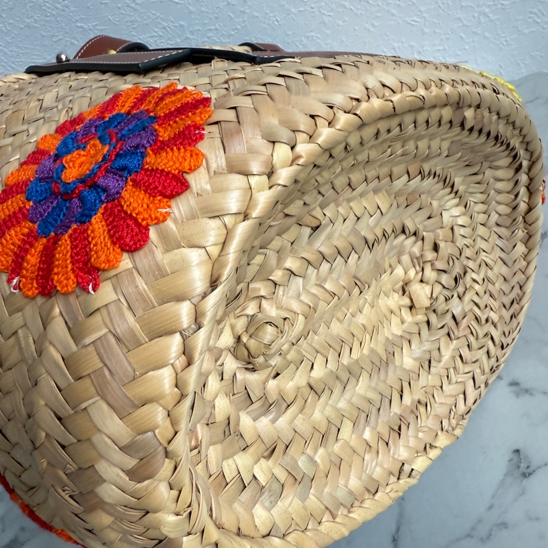 Loewe 超可愛花花草編包 很甜-13