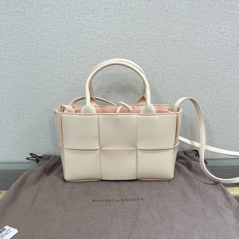 BV 浮雕粉mini ARCO托特手提斜背包 28*16*8 99新配件塵袋-0