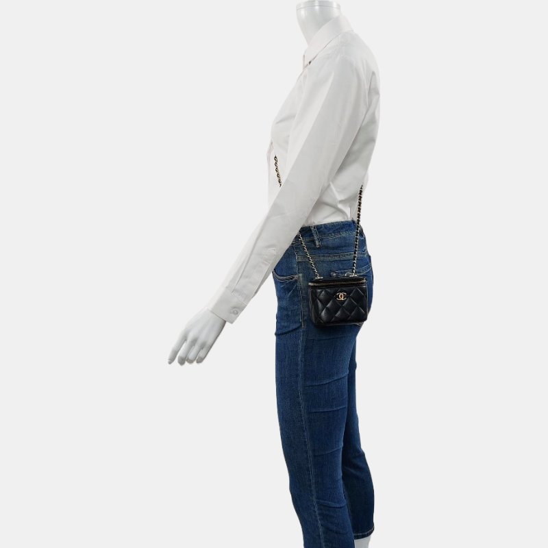 CHANEL 黑色羊皮菱格紋絎縫斜挎包 金色五金 29開-1