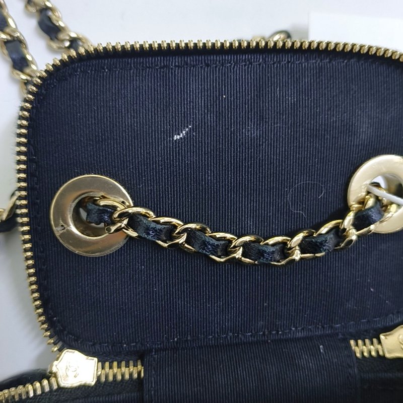 CHANEL 黑色羊皮菱格紋絎縫斜挎包 金色五金 29開-8