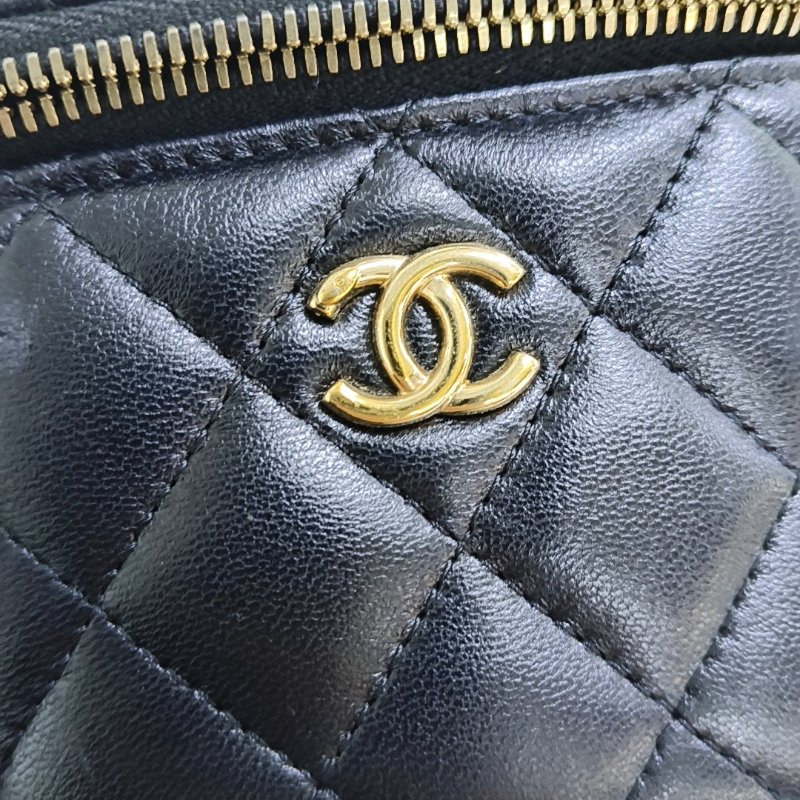 CHANEL 黑色羊皮菱格紋絎縫斜挎包 金色五金 29開-9