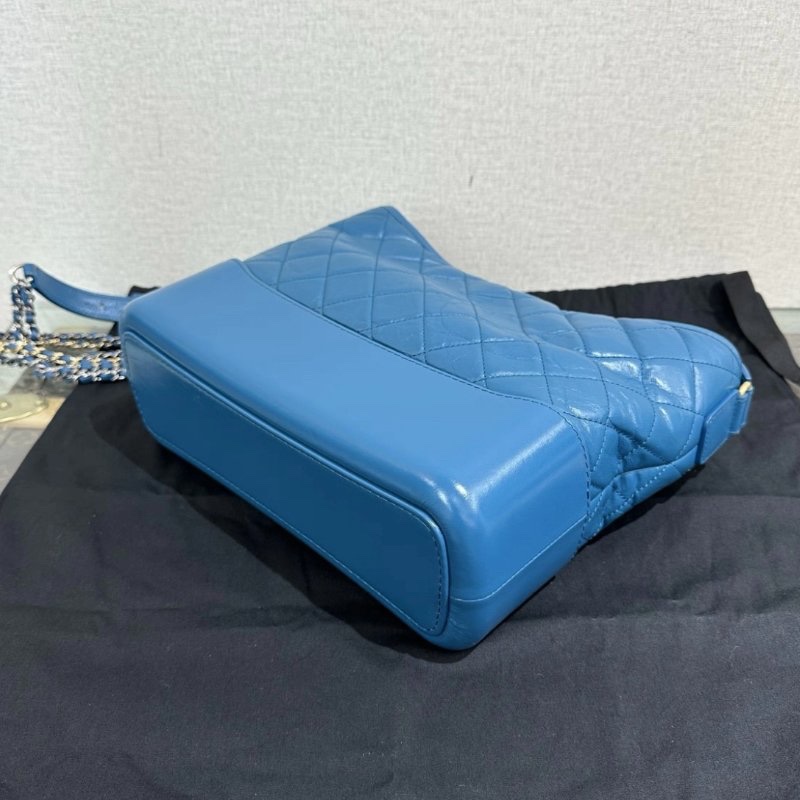CHANEL 藍色中號流浪肩背斜背包 28*21*8 98新配件塵袋-4