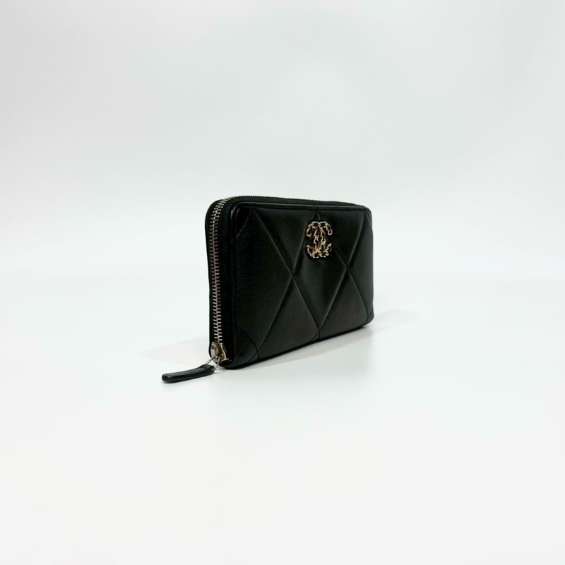 CHANEL黑金羊皮19桃紅內裡ㄇ拉長夾-2