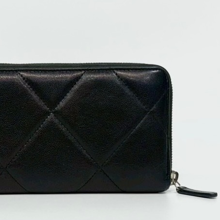 CHANEL黑金羊皮19桃紅內裡ㄇ拉長夾-6