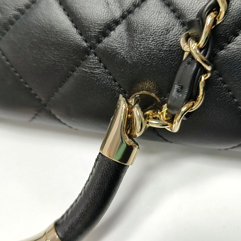 CHANEL 黑色羊皮菱格紋絎縫單肩包 金色五金 23開-12