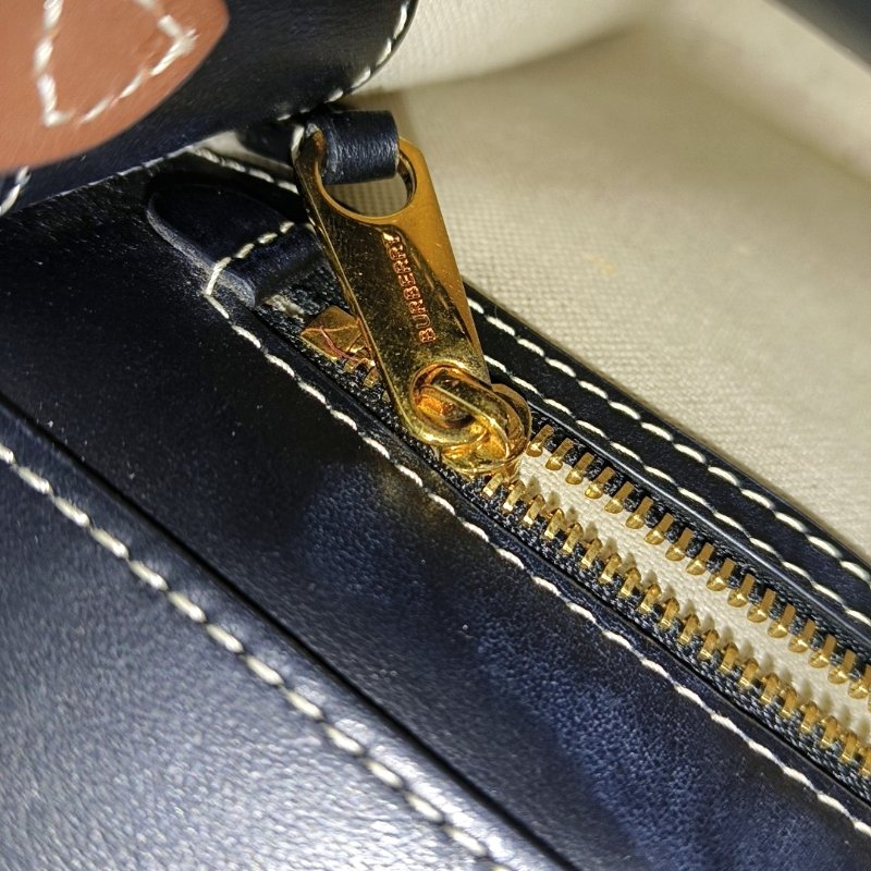 BURBERRY Pocket 迷你灰色織物印花單肩包 金色五金 可拆卸肩帶-13