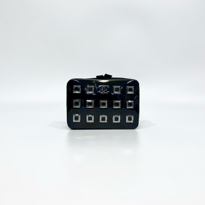 chanel黑色樹脂拚麂皮方型水晶設計晚宴包A33088-2