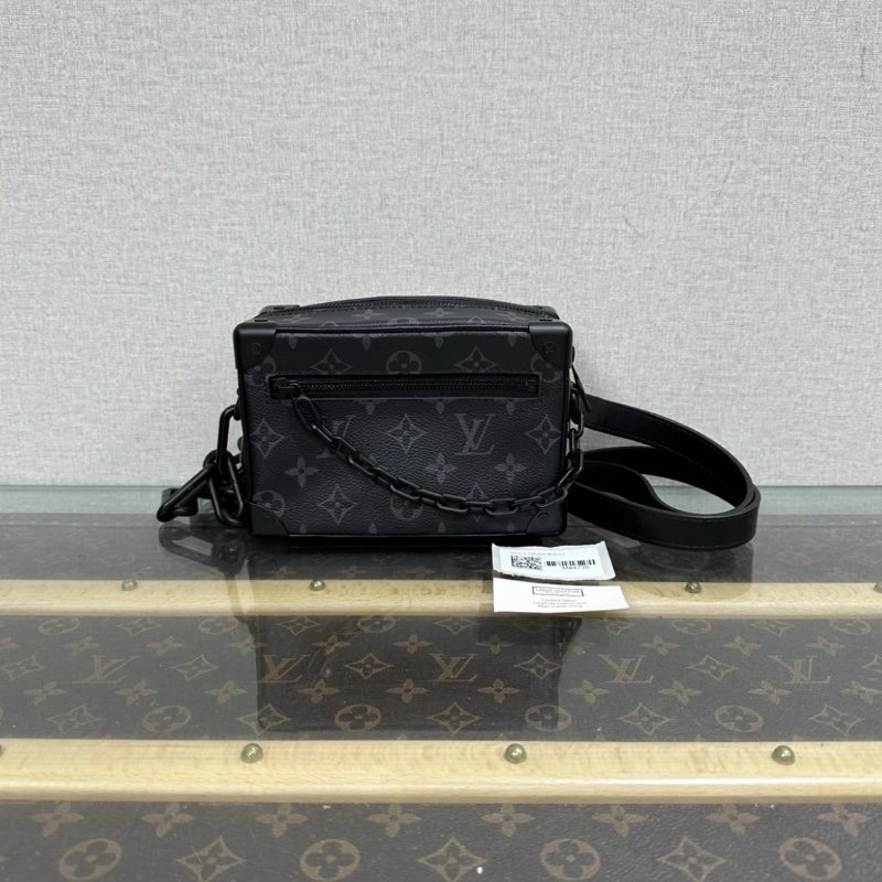 LV 黑武士soft trunk肩背斜背包 18.5*13*8 99新 配件塵袋-0