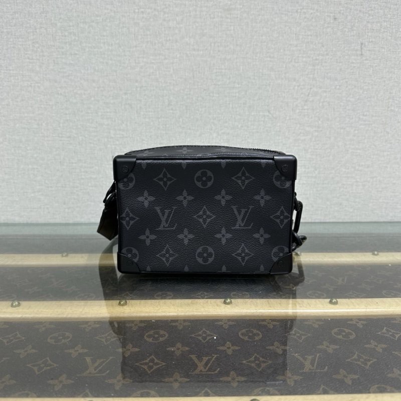 LV 黑武士soft trunk肩背斜背包 18.5*13*8 99新 配件塵袋-5