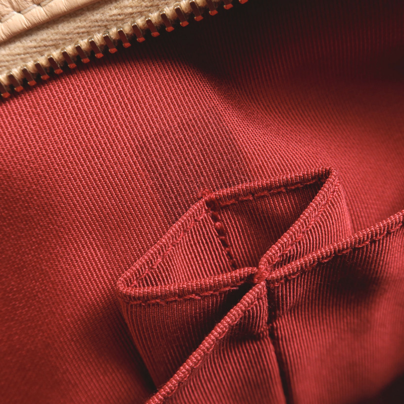 CHANEL 牛皮皮革Gabrielle鏈帶肩背袋-14