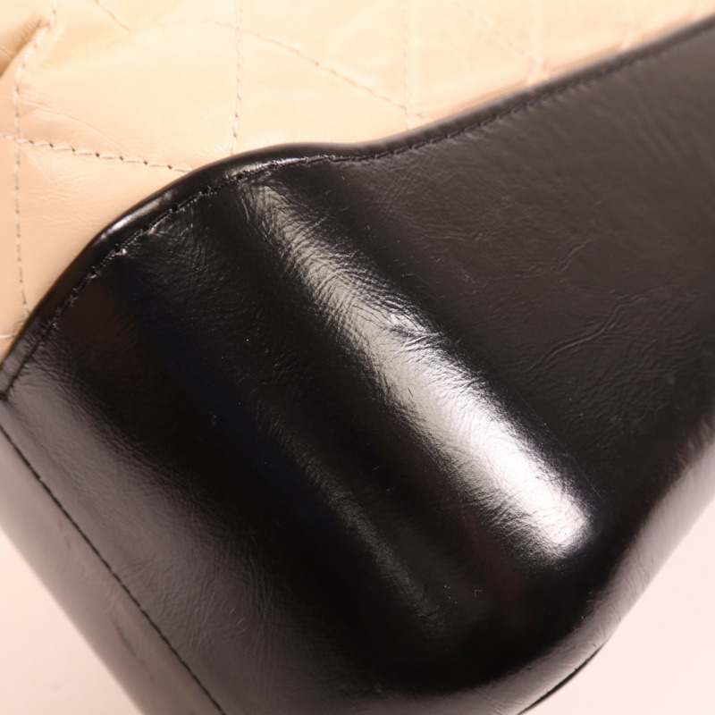 CHANEL 牛皮皮革Gabrielle鏈帶肩背袋-17