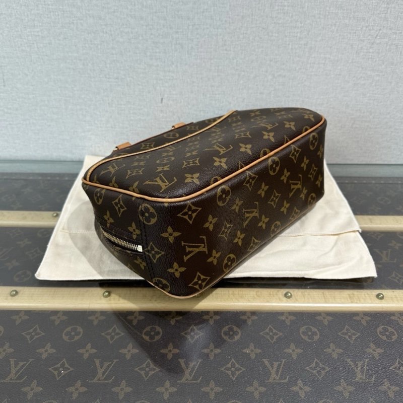 LV 中古老花金扣珍妮手提包 28*20*11 98新配件塵袋鑰匙鎖-4