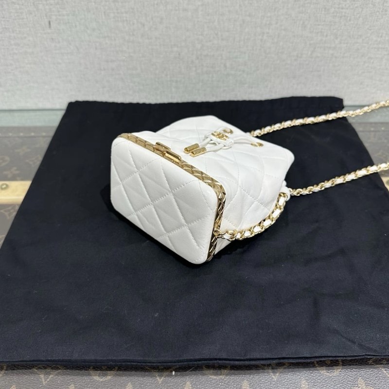 CHANEL 白金22S mini水桶斜背包 11*13*8 98新配件塵袋-1