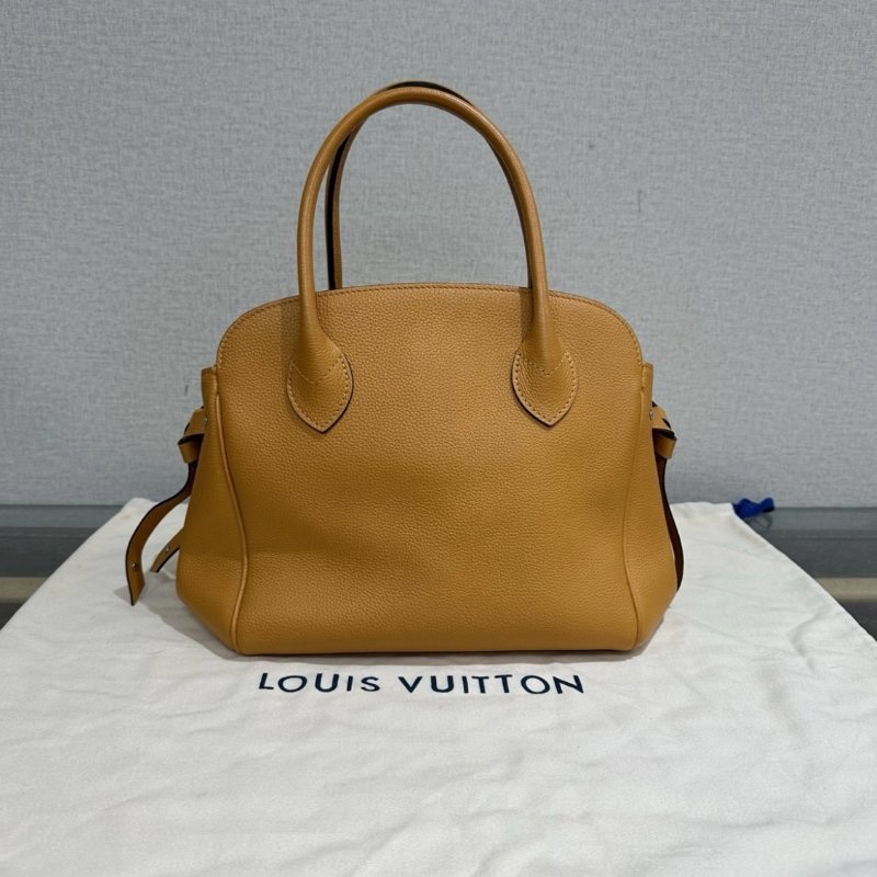 LV milla系列銀扣肩背手提包 22.5*23*16 99新配件盒子塵袋鑰匙鎖-5