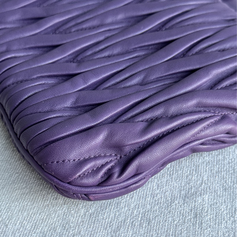 Miu Miu leather clutch /crossbody bag 手拿包/斜背包-8