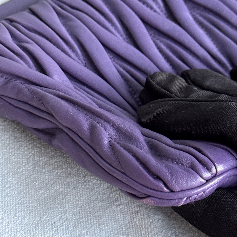 Miu Miu leather clutch /crossbody bag 手拿包/斜背包-9