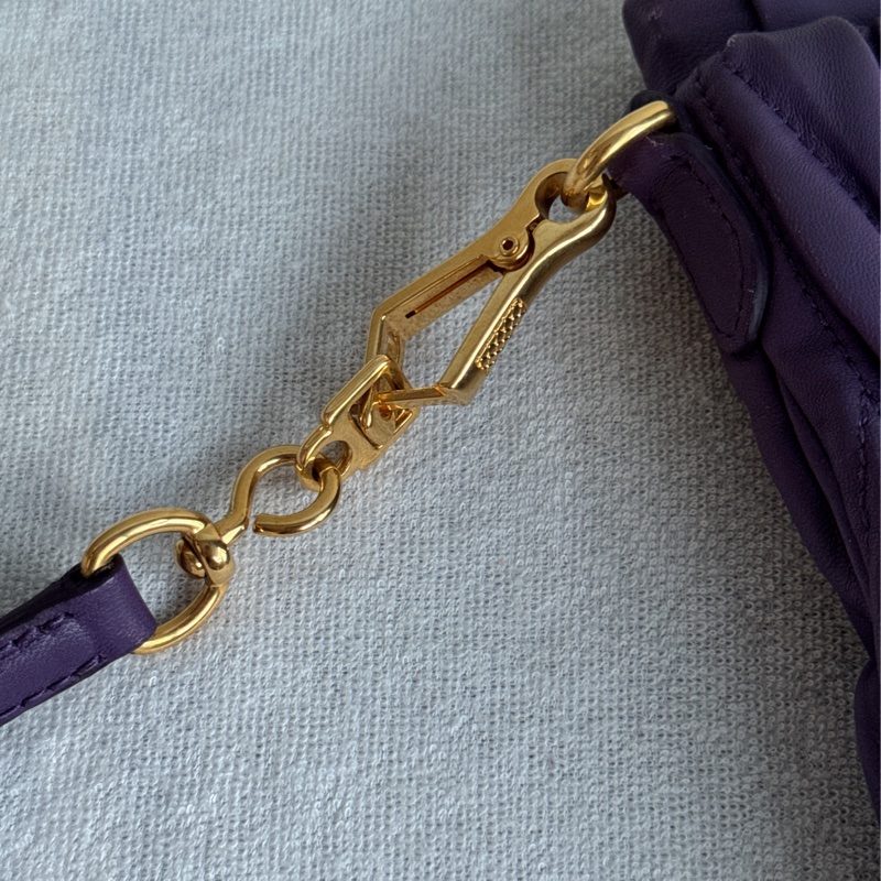 Miu Miu leather clutch /crossbody bag 手拿包/斜背包-29
