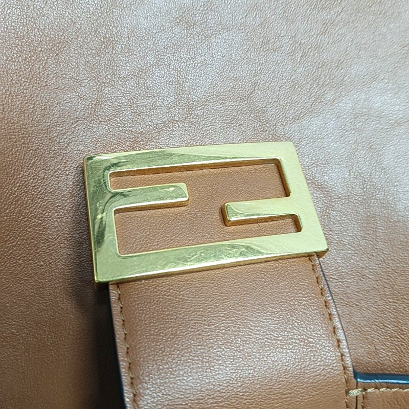 FENDI 小號 棕色牛皮單肩包 金色五金 9.8新-7