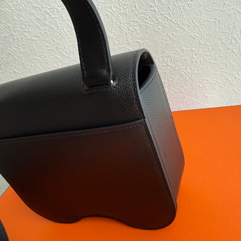 Hermes 屁股包超好看 DELLA 18cm-4