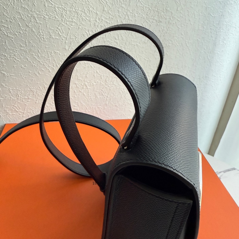 Hermes 屁股包超好看 DELLA 18cm-7