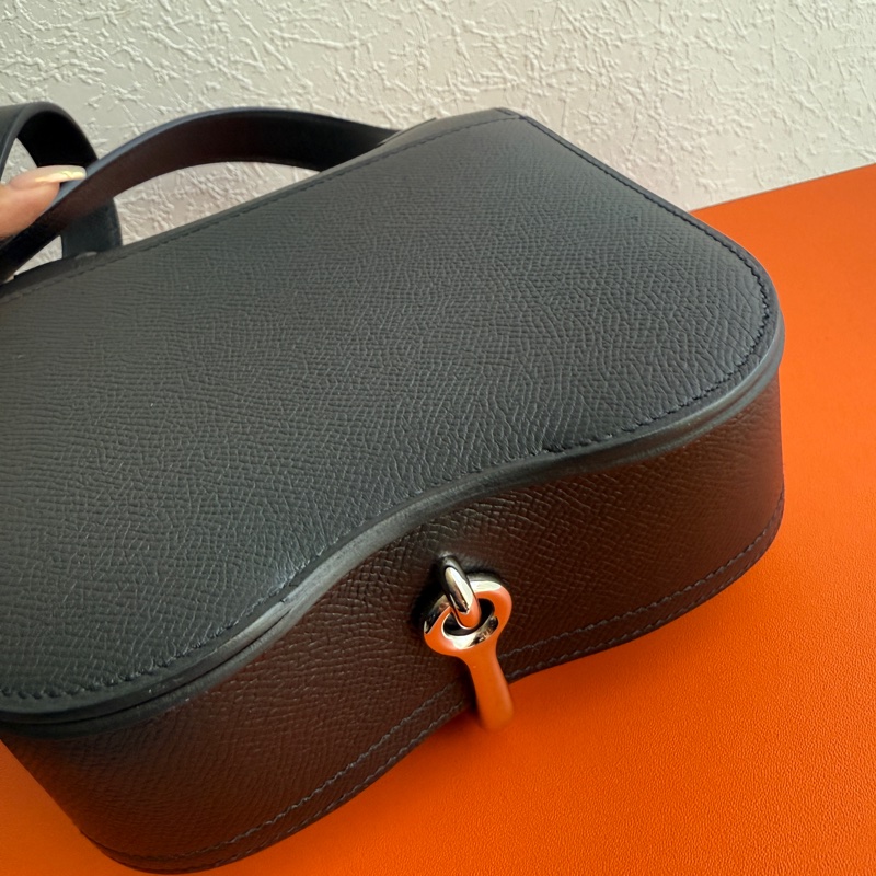 Hermes 屁股包超好看 DELLA 18cm-8