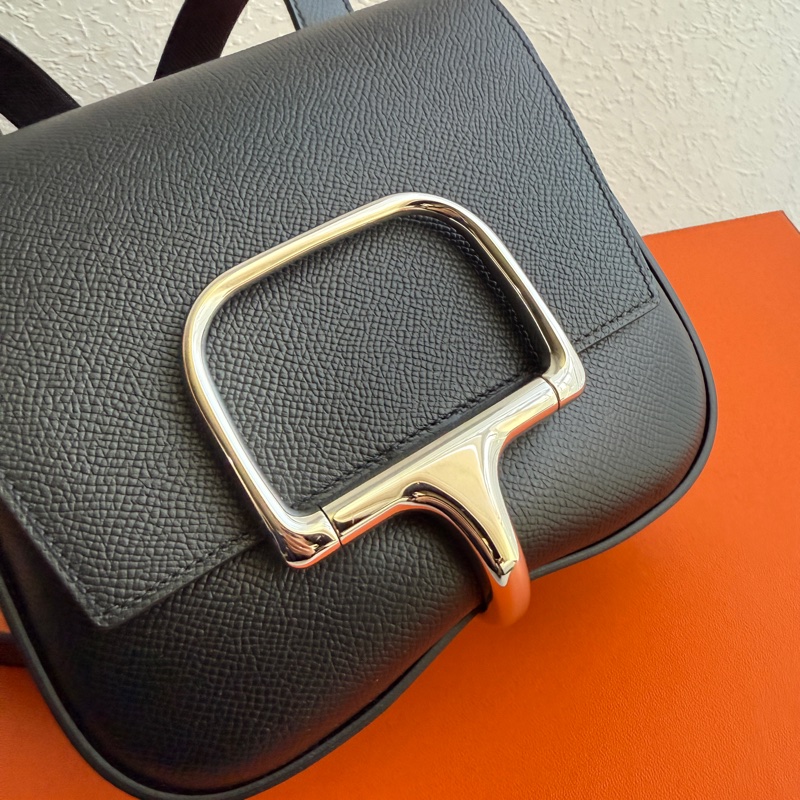 Hermes 屁股包超好看 DELLA 18cm-9