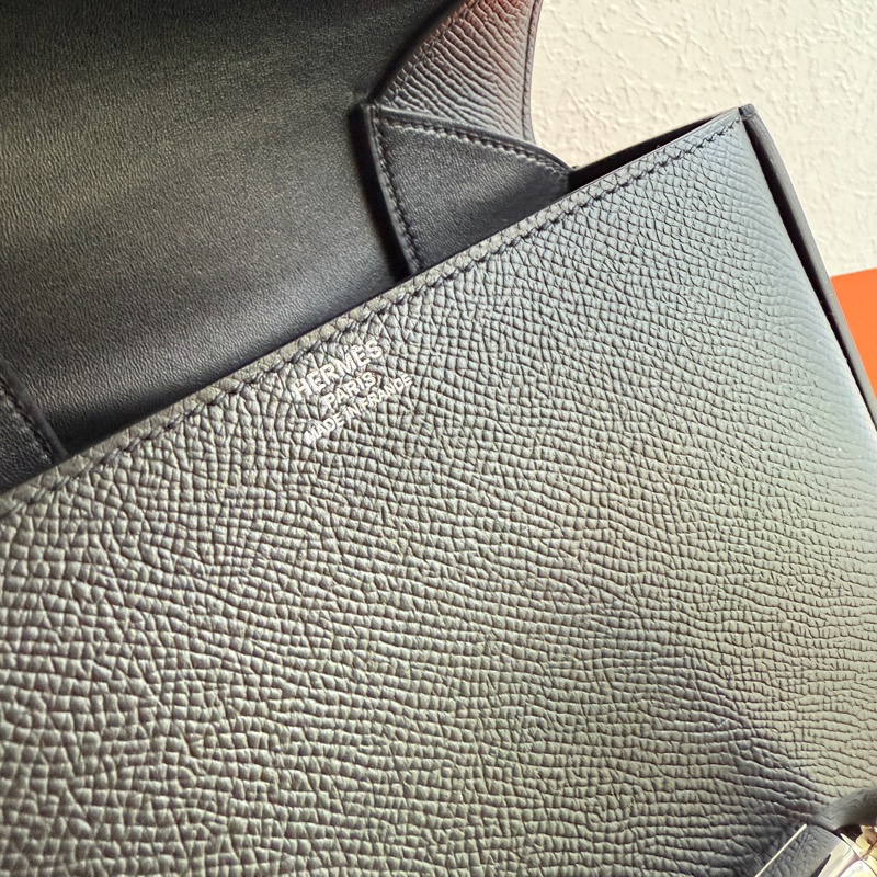 Hermes 屁股包超好看 DELLA 18cm-10