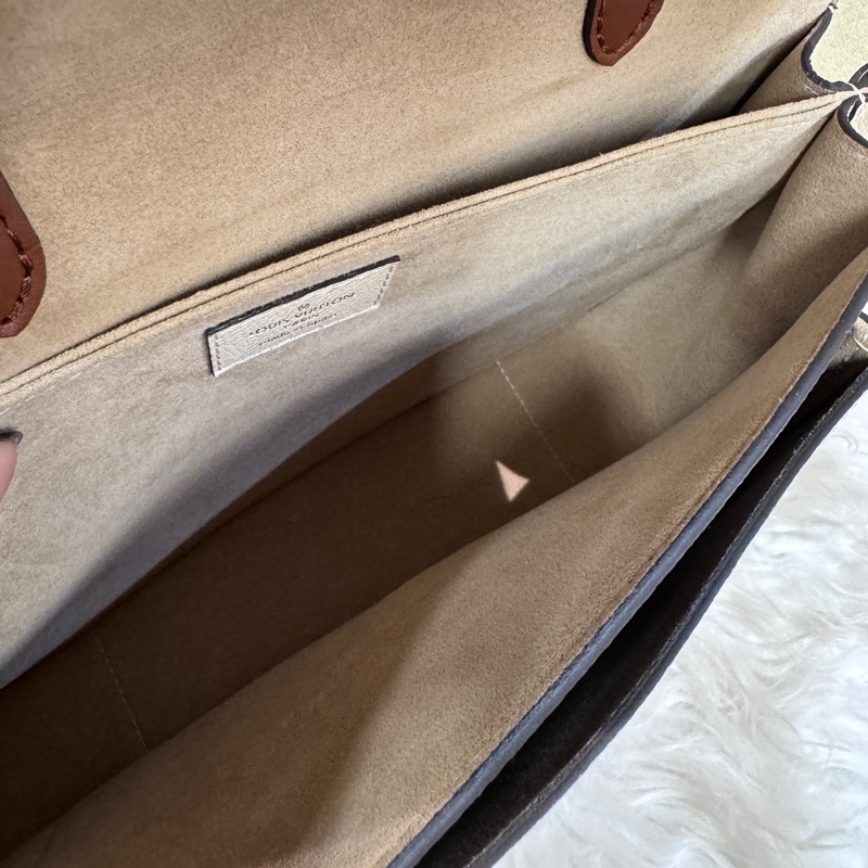 LV Vaugirard PM 老花拼米白牛皮手提斜背包 近全新-10