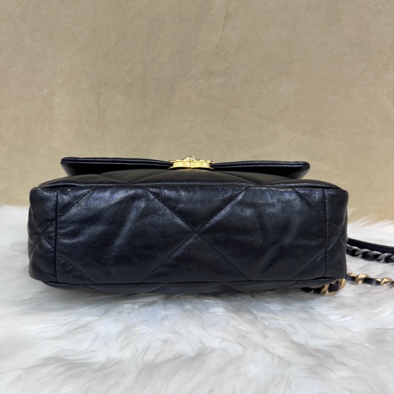 Chanel 19Bag 26 黑山羊霧金釦手提斜背包-4