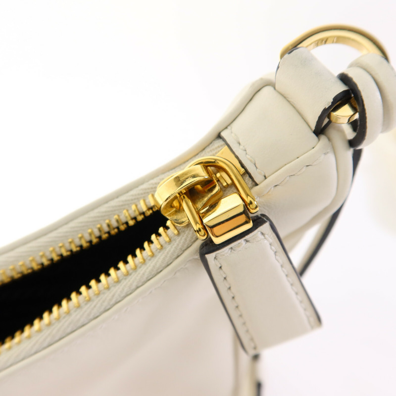 PRADA 牛皮皮革Re-Edition 2005金扣手挽肩背兩用袋-9