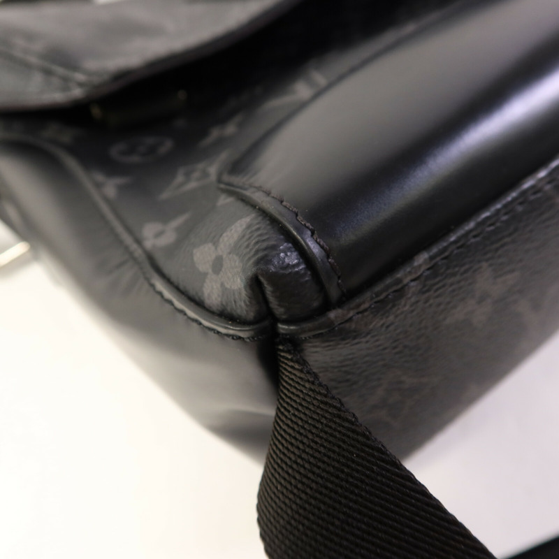 LOUIS VUITTON Monogram Eclipse Messenger PM Voyager銀扣肩背袋-11