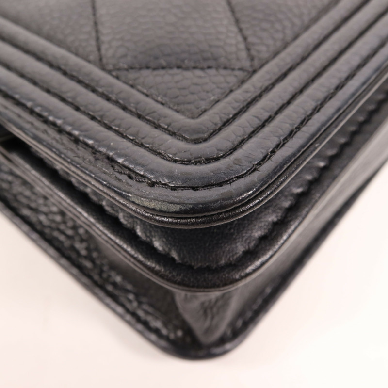 CHANEL 牛皮皮革Boy WOC Wallet On Chain金扣鏈帶肩背袋-11