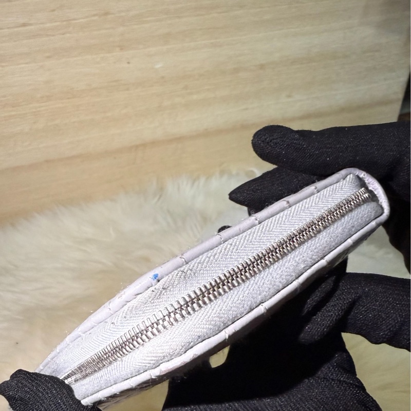 ✨ CELINE C Charm Quilted Zipped Wallet 菱格紋拉鍊長夾 荔枝紋 小牛皮 夢幻淺紫色/霧灰色 附C字母吊飾 鈔票零錢包-2