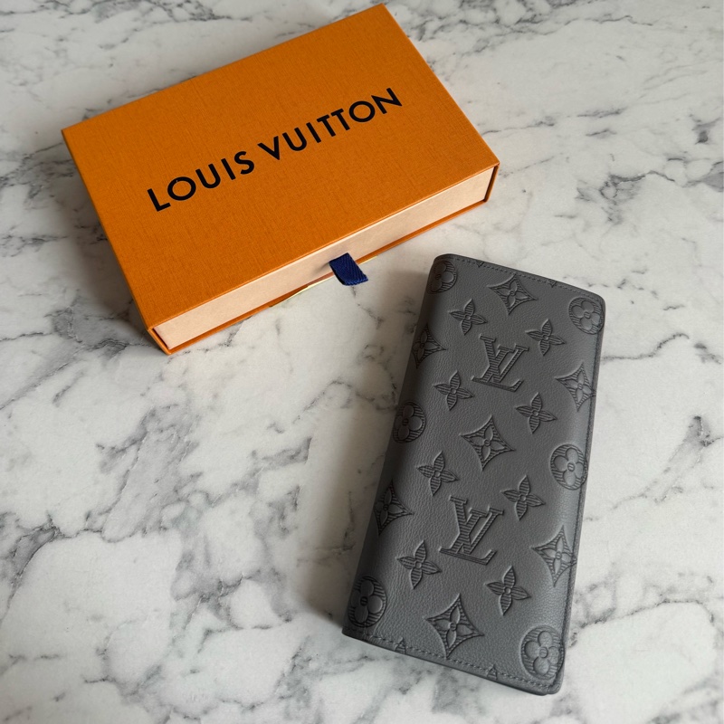 LV m81335灰壓紋對開長夾-0