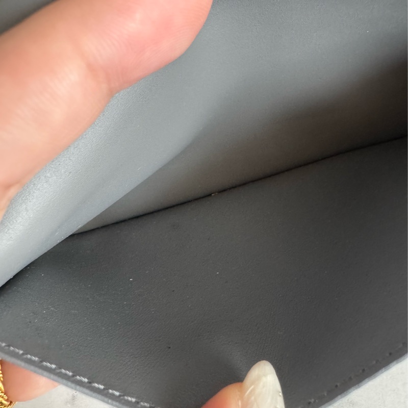 LV m81335灰壓紋對開長夾-23