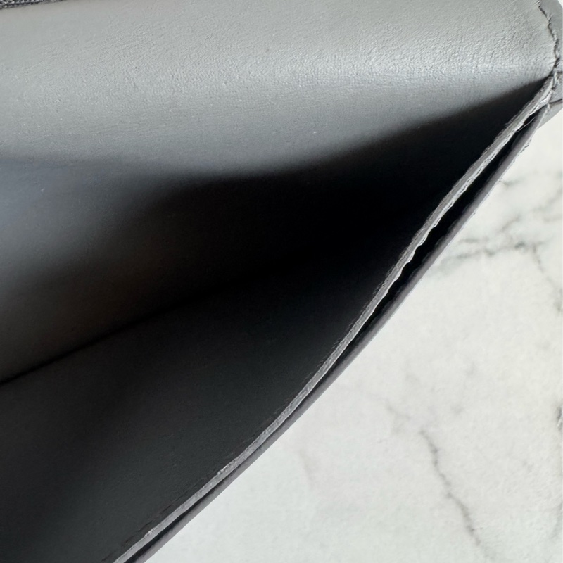 LV m81335灰壓紋對開長夾-24