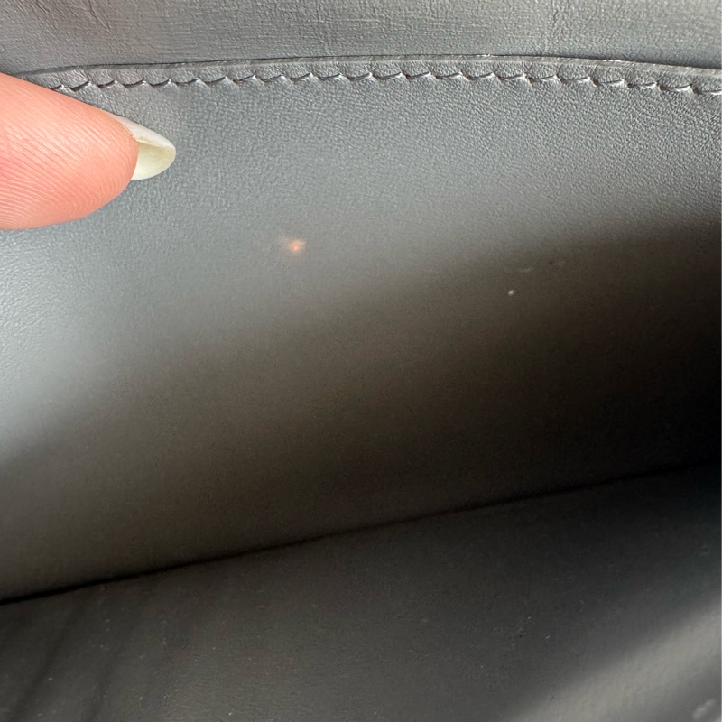 LV m81335灰壓紋對開長夾-27