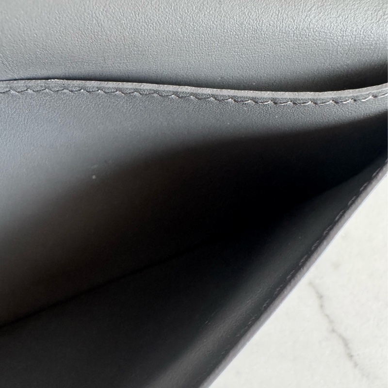 LV m81335灰壓紋對開長夾-28