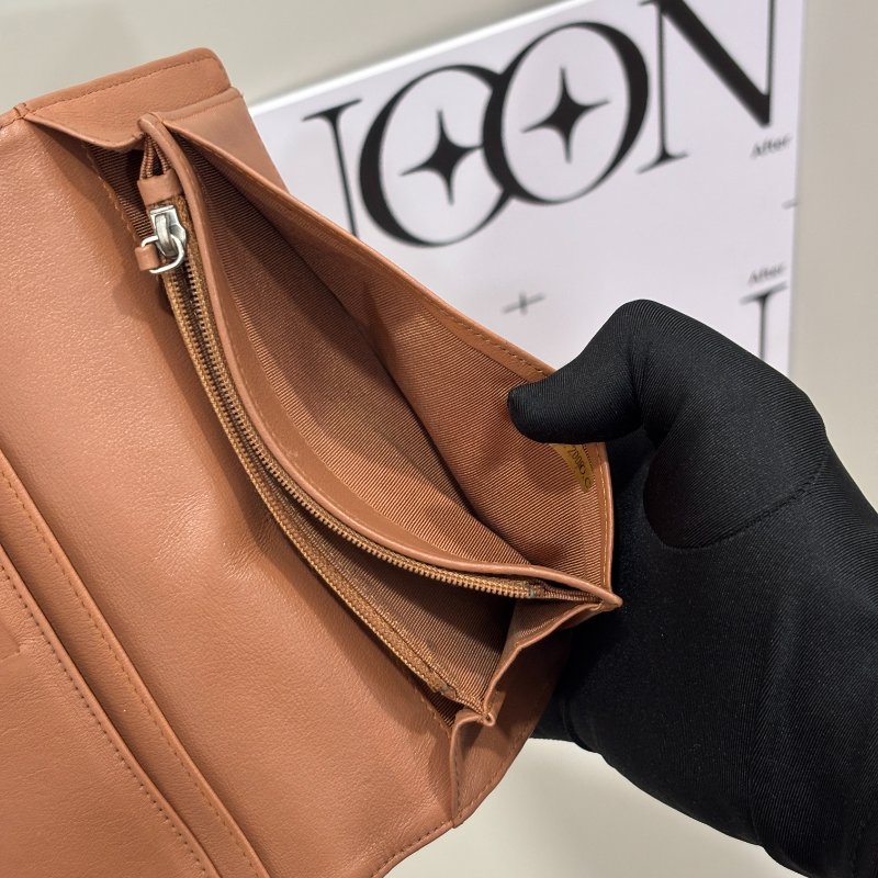 📍CHANEL 外縫線對開長夾-12