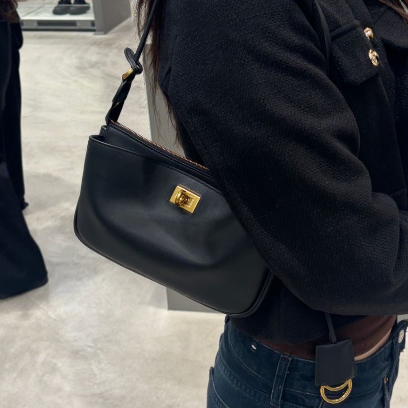 🎉新品好折扣✨Balenciaga 814111 Rodeo Sling 小牛皮迷你包 黑色-1
