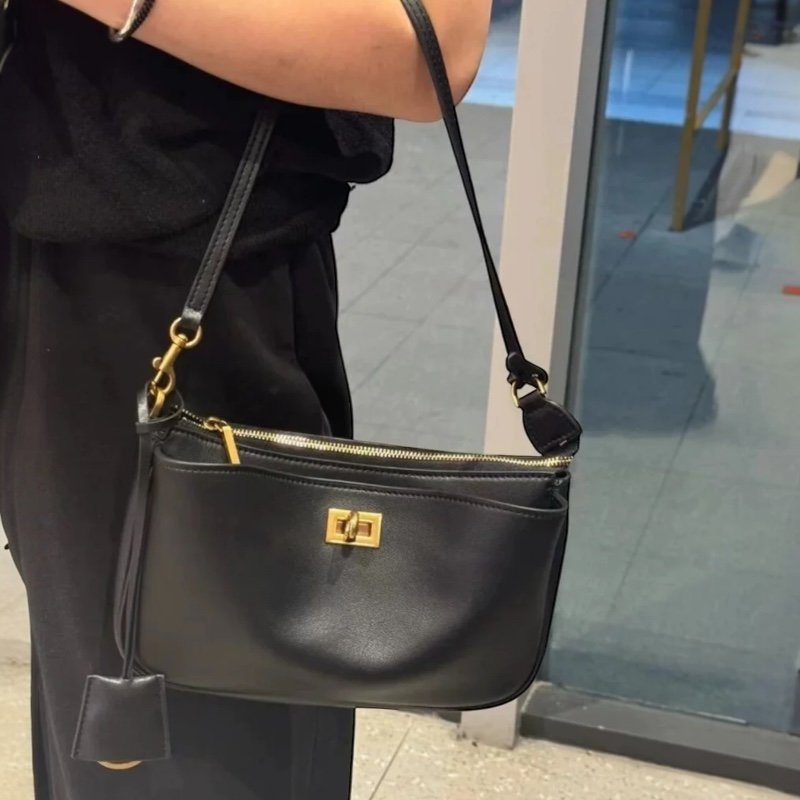 🎉新品好折扣✨Balenciaga 814111 Rodeo Sling 小牛皮迷你包 黑色-2