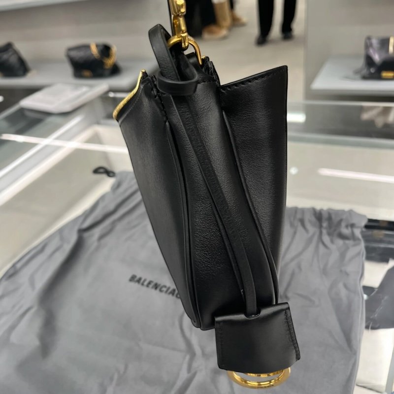 🎉新品好折扣✨Balenciaga 814111 Rodeo Sling 小牛皮迷你包 黑色-10