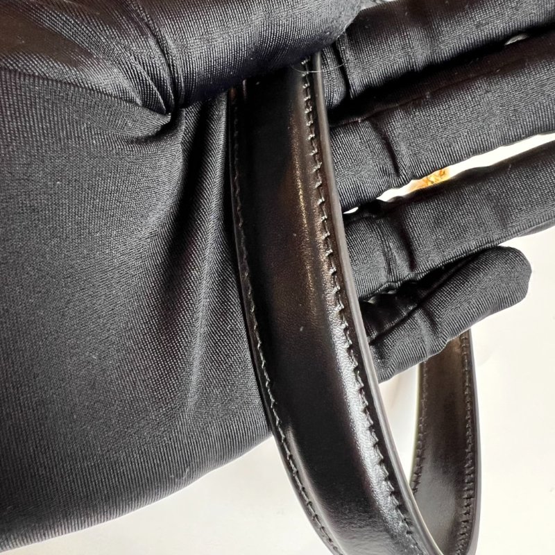 全新品 BALENCIAGA  B字素面掀蓋側背包-9