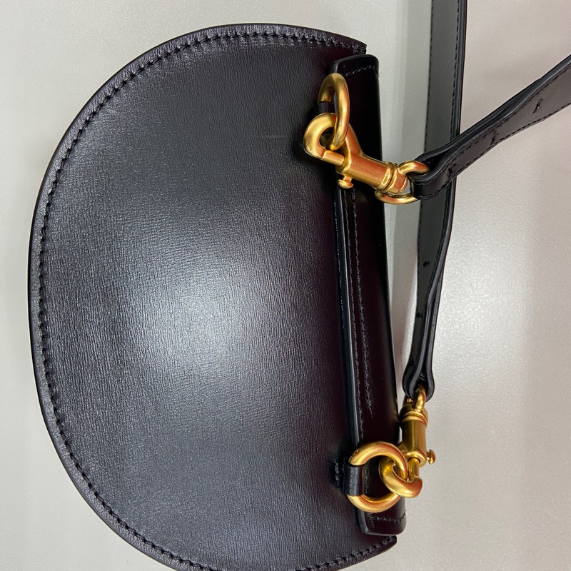 Chloe’ 蔻依 Marcie 小牛皮迷你翻蓋半月包(黑色)-5