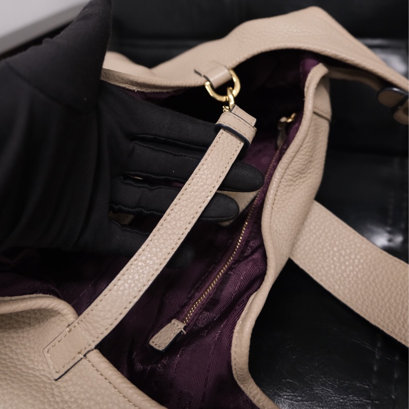 Loewe Leather Shoulder Bag 羅意威中古鎖頭Hobo菜籃子包-12