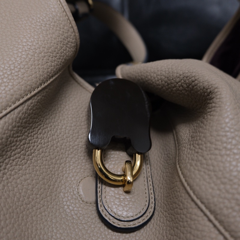 Loewe Leather Shoulder Bag 羅意威中古鎖頭Hobo菜籃子包-23