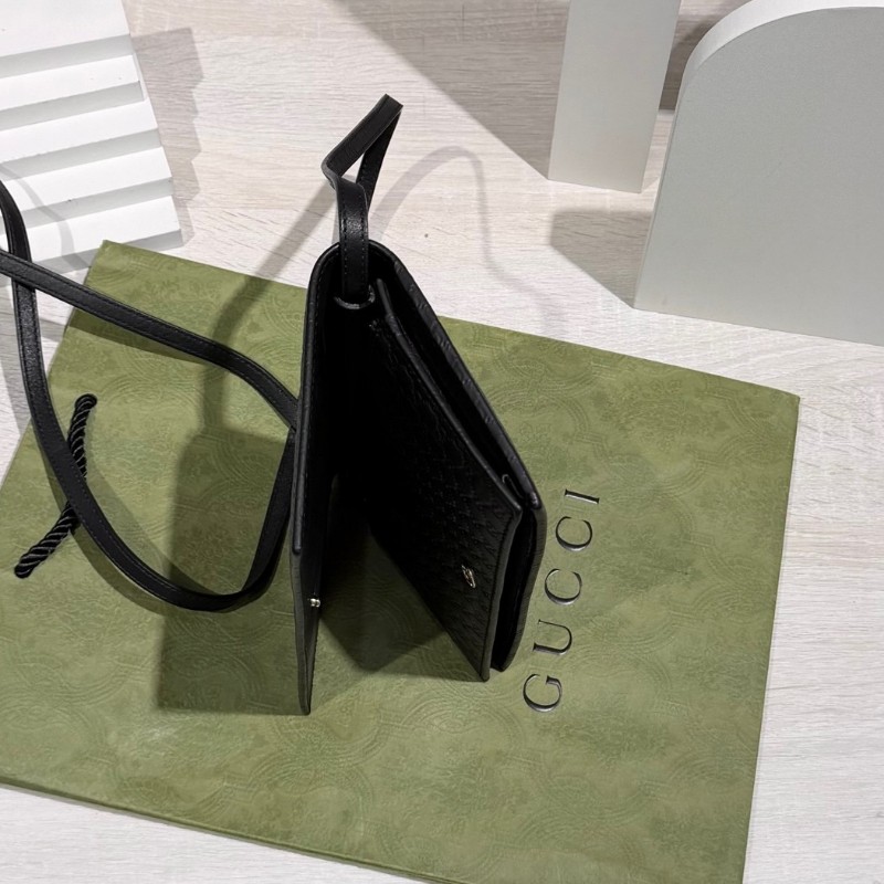 Gucci古馳黑色全皮壓花woc斜背包-3