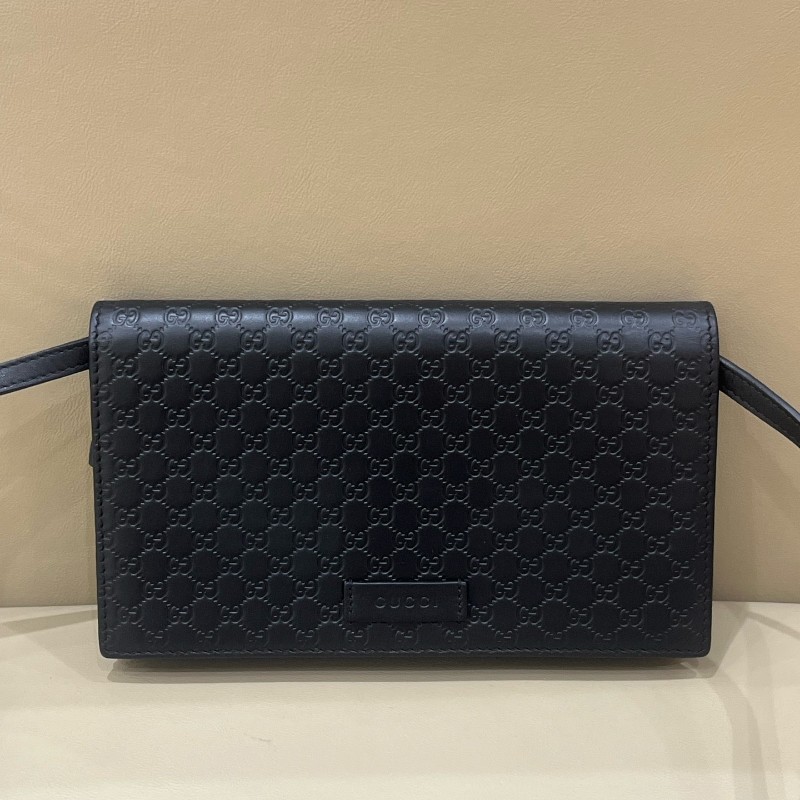 Gucci古馳黑色全皮壓花woc斜背包-5